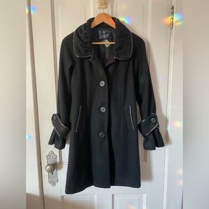Black wool feminine pea coat